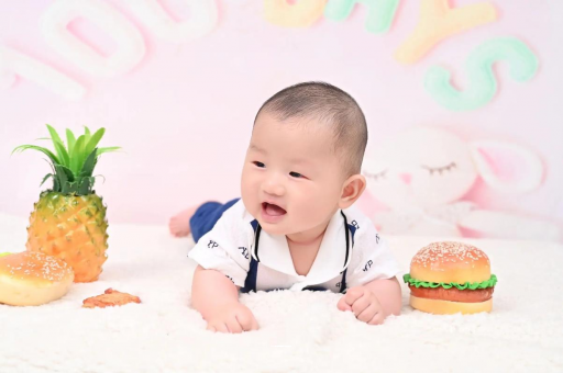 莒县宝宝在妈妈肚子里